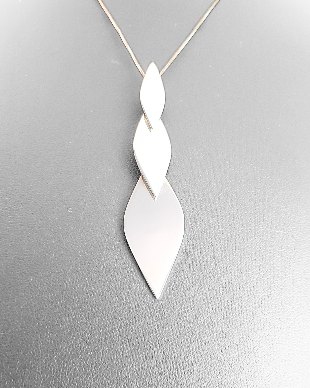 Colar folhas em movimento