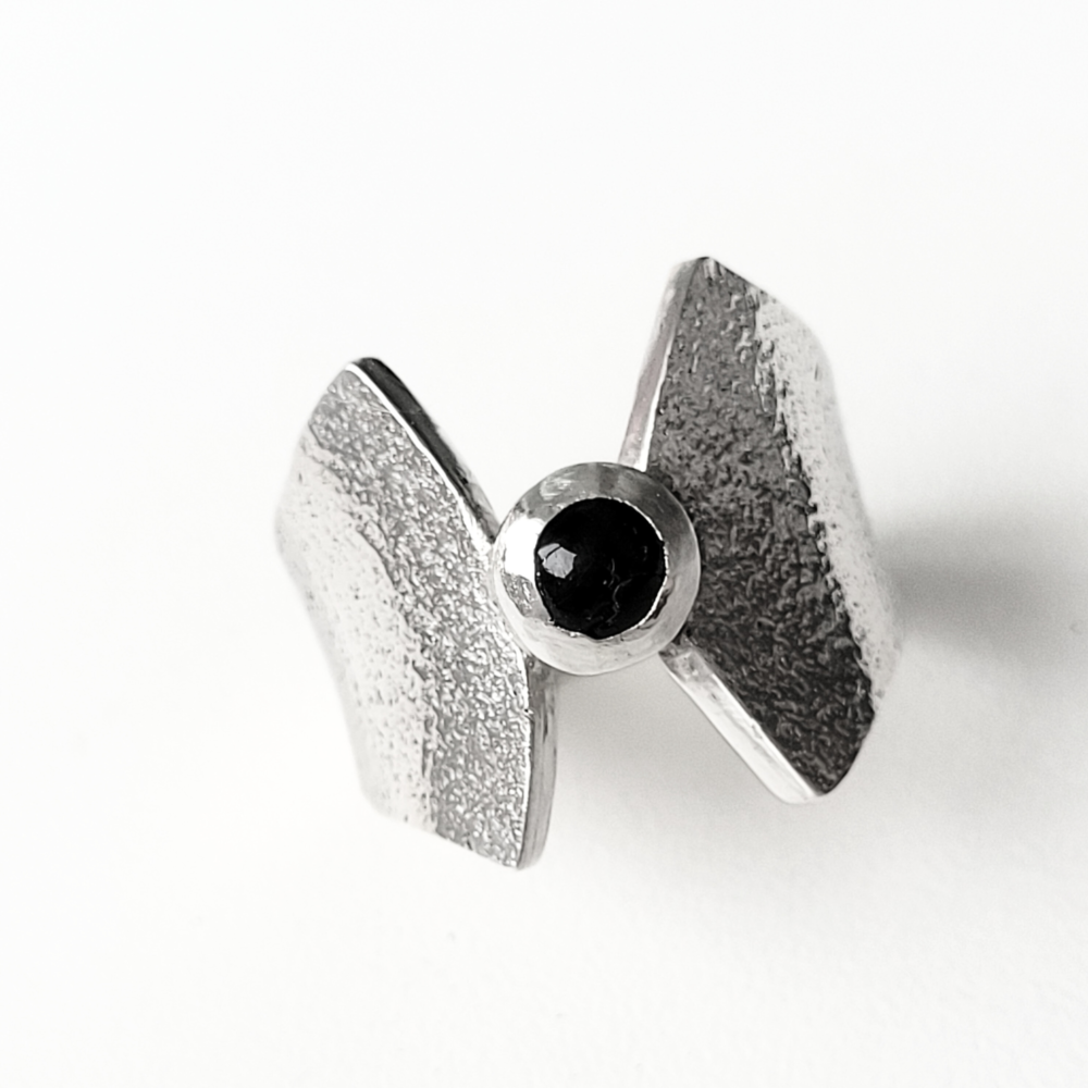Anel onix prata 950 texturizada